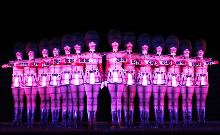 cabarets-crazy-horse